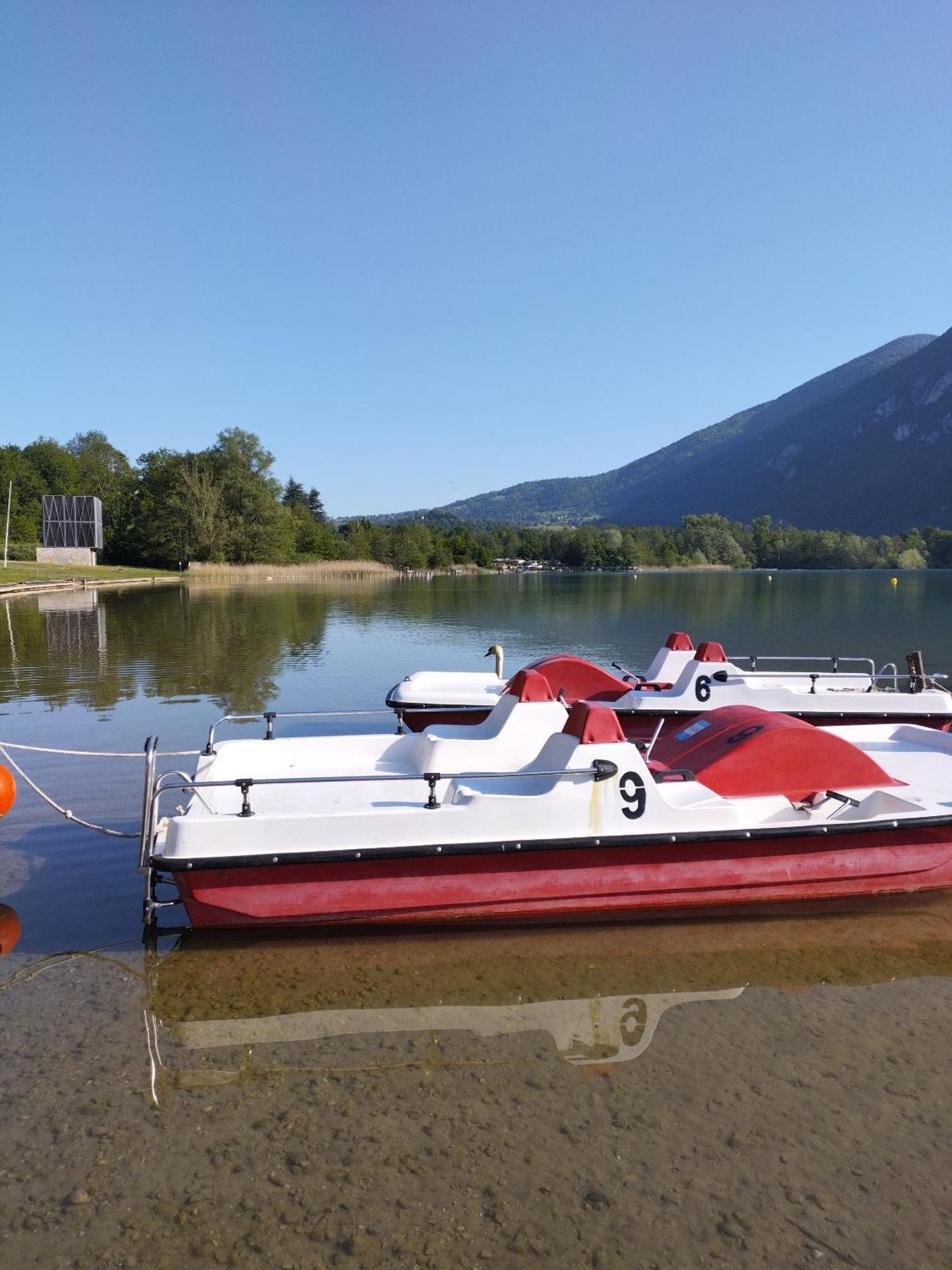 Camping Le Hameau Des Pecheurs Campsite Novalaise