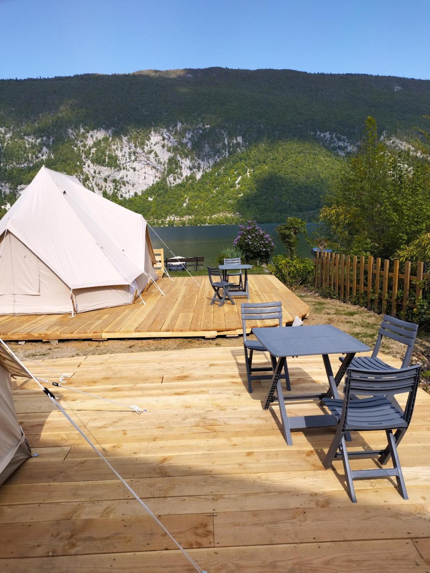 Camping Le Hameau Des Pecheurs *