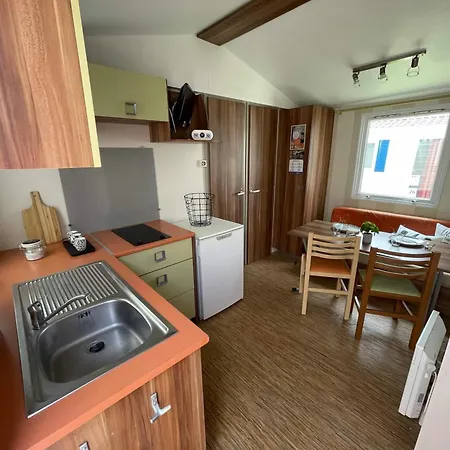 Camping Le Hameau Des Pecheurs Hotel Novalaise Room photo